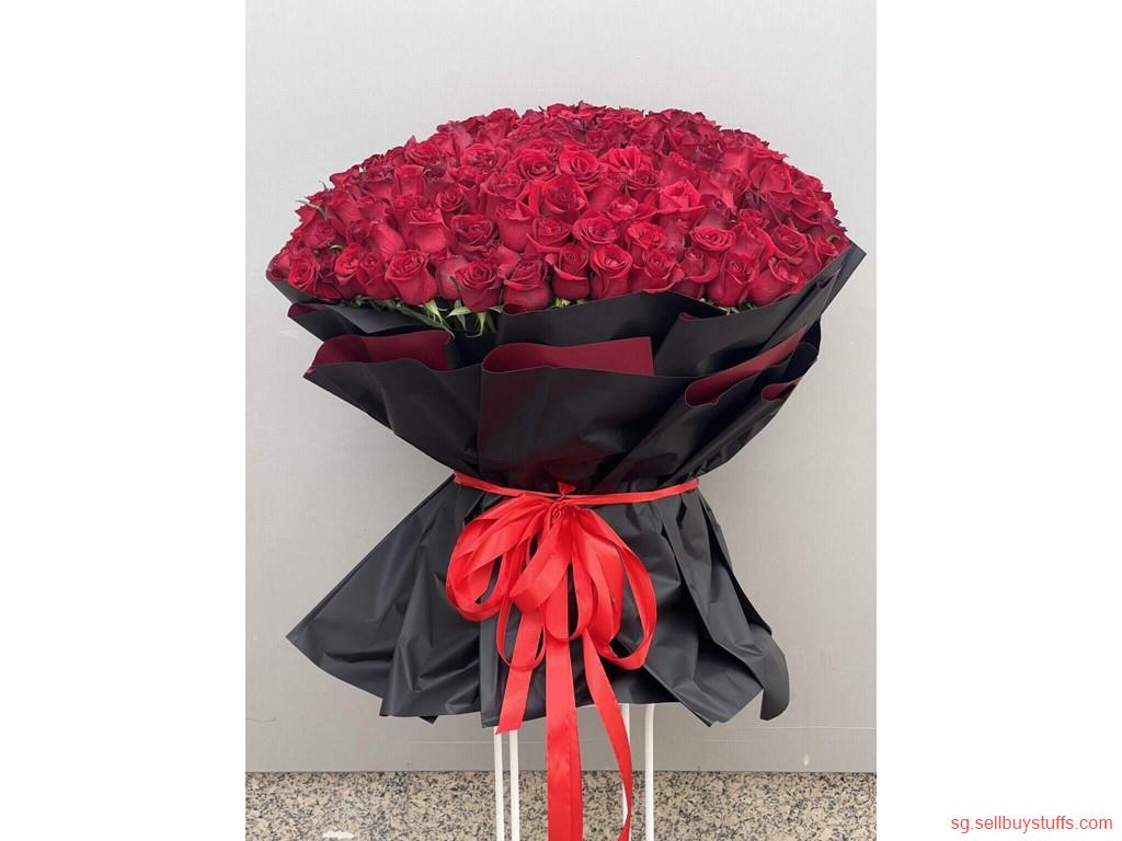 second hand/new: Buy Beautiful 99 Roses Bouquet for Your Special Ones